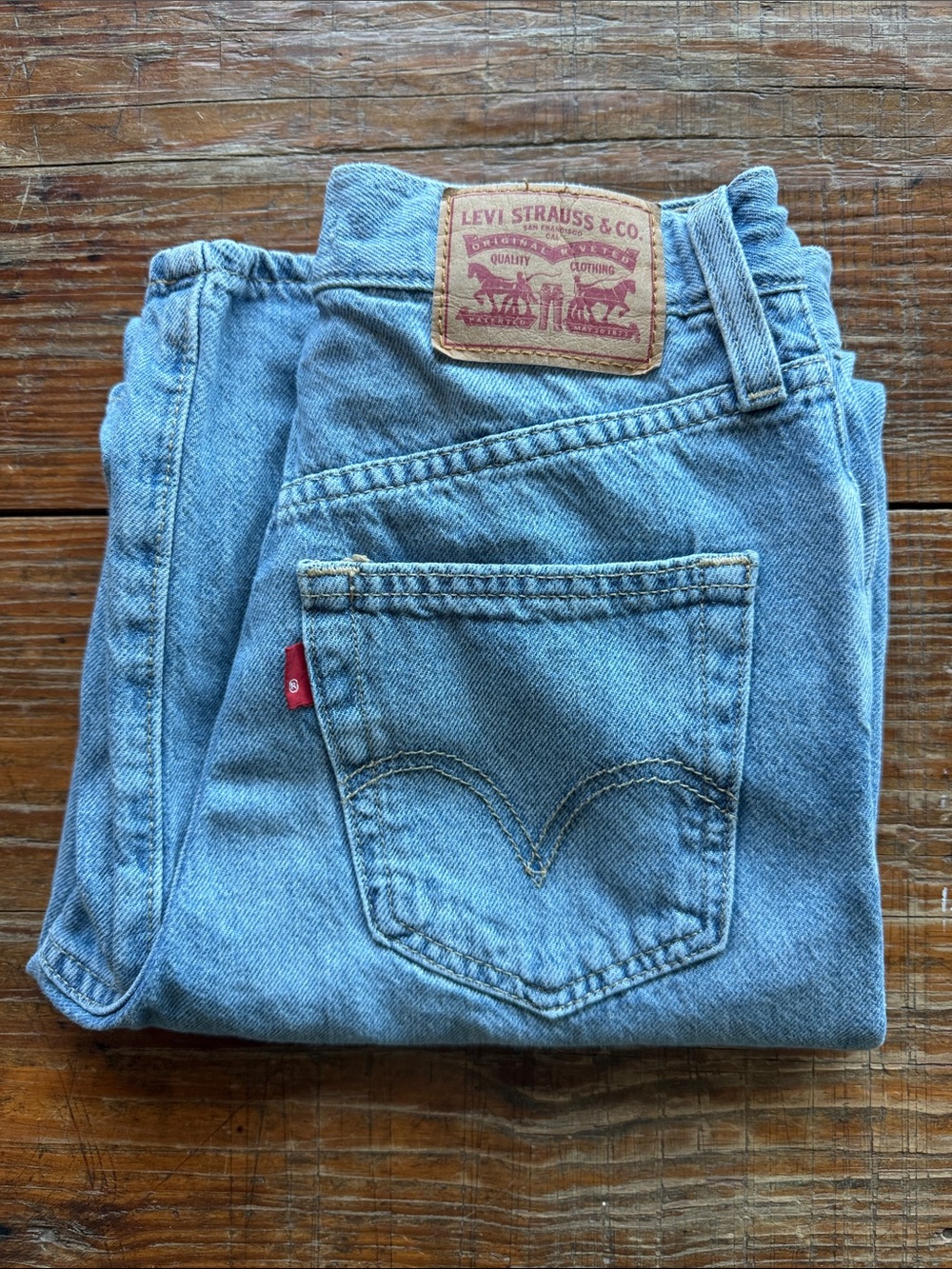Levis High Waisted Straight Light Wash Jeans 29" Inseam Size 24